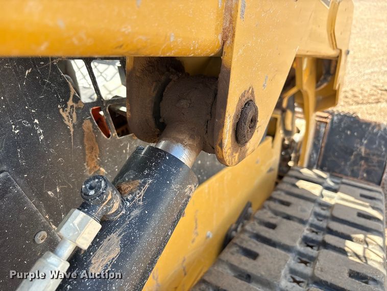 image for item EU4617 2019 Caterpillar 259D3 tracked skid steer loader