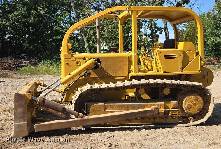 image for item EV1698 1982 Dresser TD15C dozer