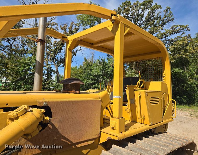 image for item EV1698 1982 Dresser TD15C dozer