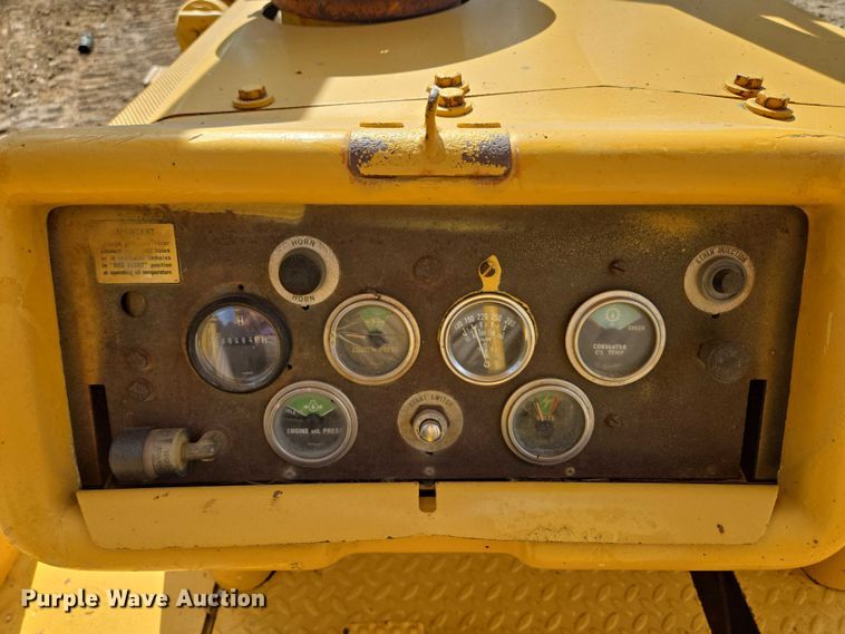 image for item EV1698 1982 Dresser TD15C dozer