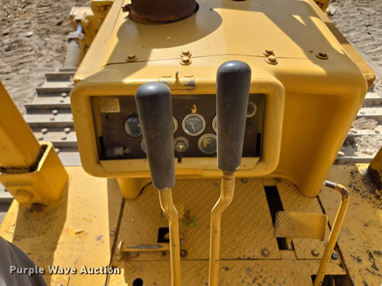 image for item EV1698 1982 Dresser TD15C dozer