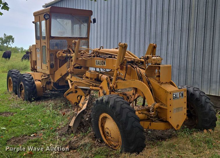 image for item EV1743 1969 Galion  118 Series B motor grader