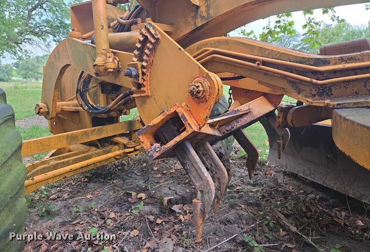 image for item EV1743 1969 Galion  118 Series B motor grader