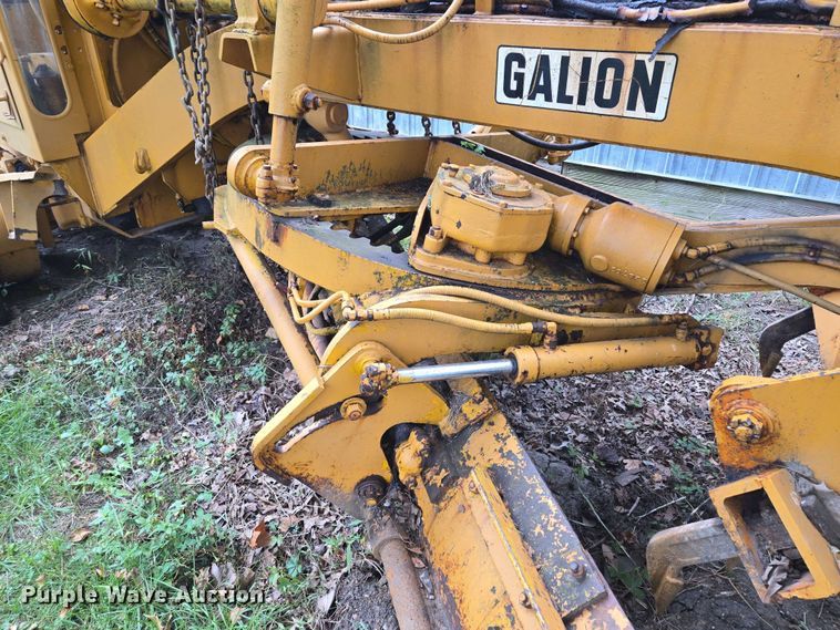 image for item EV1743 1969 Galion  118 Series B motor grader