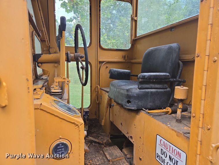 image for item EV1743 1969 Galion  118 Series B motor grader