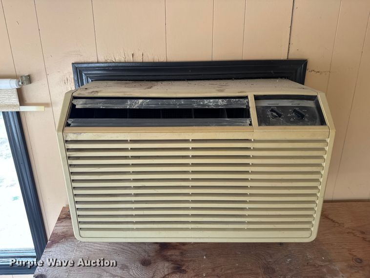 image for item EV1754 1983 Mark mobile office trailer