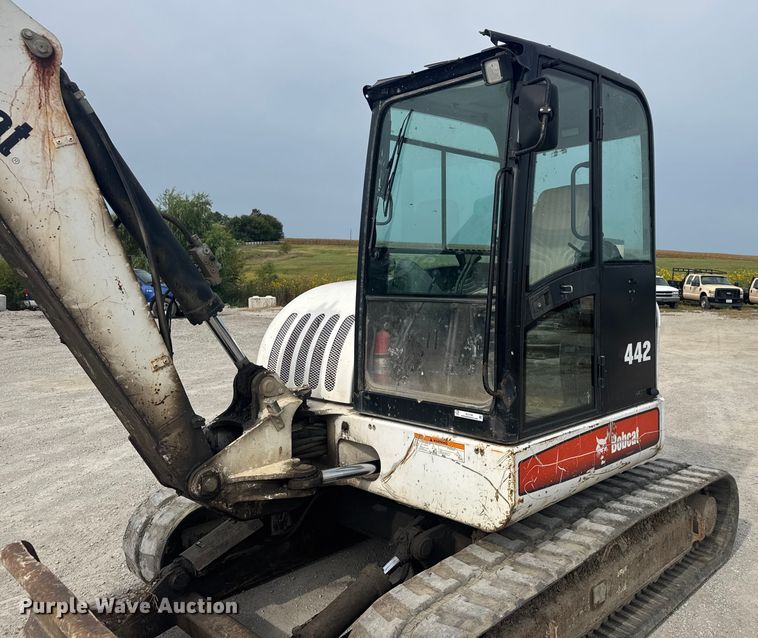 image for item EV1755 2006 Bobcat  442C  mini excavator