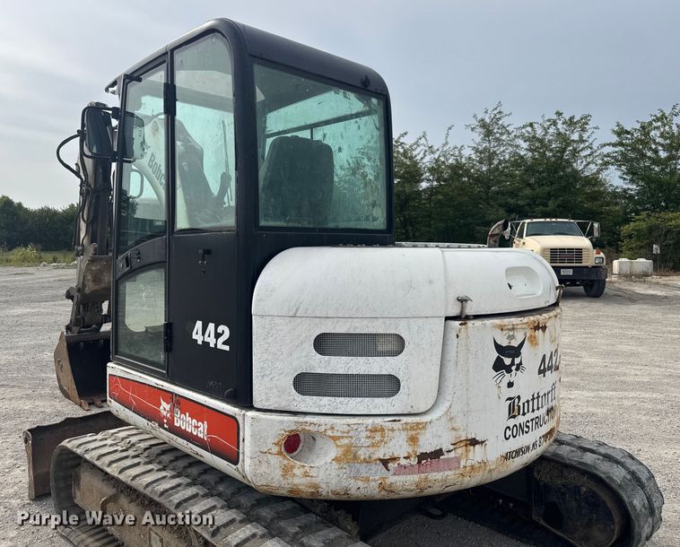 image for item EV1755 2006 Bobcat  442C  mini excavator