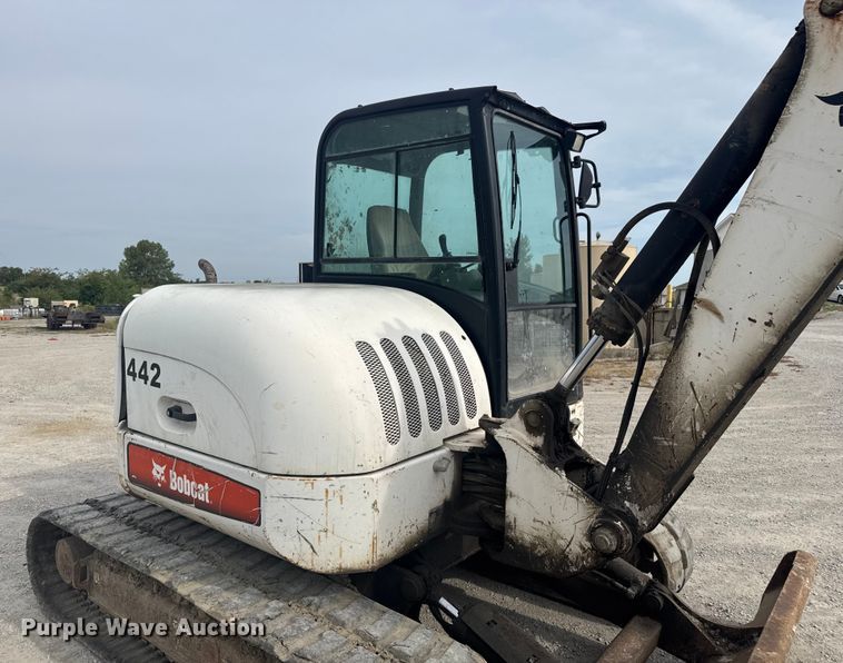 image for item EV1755 2006 Bobcat  442C  mini excavator