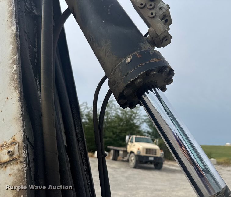 image for item EV1755 2006 Bobcat  442C  mini excavator