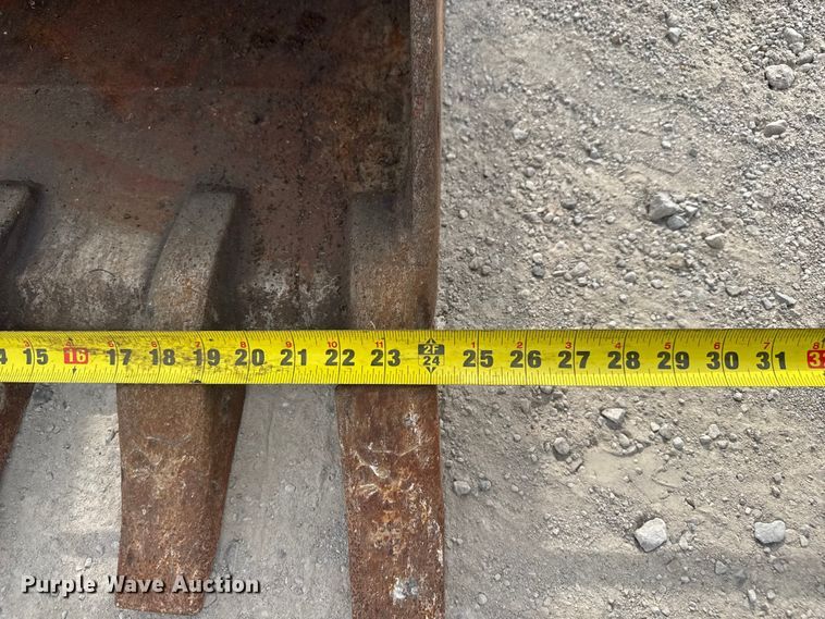 image for item EV1755 2006 Bobcat  442C  mini excavator