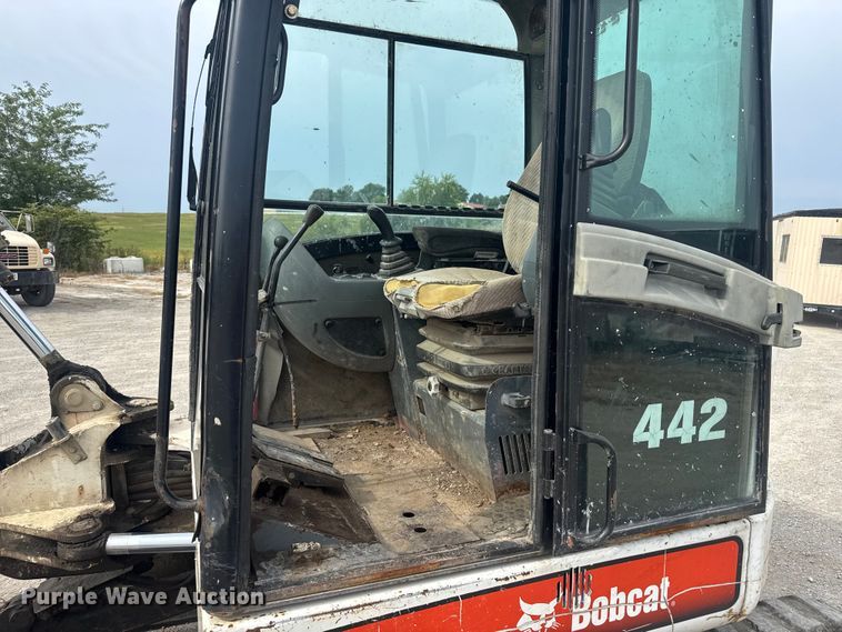 image for item EV1755 2006 Bobcat  442C  mini excavator