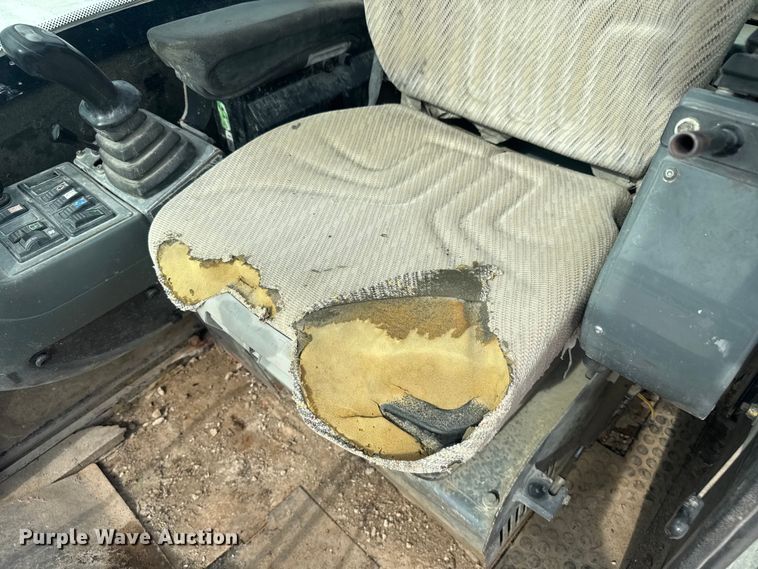 image for item EV1755 2006 Bobcat  442C  mini excavator