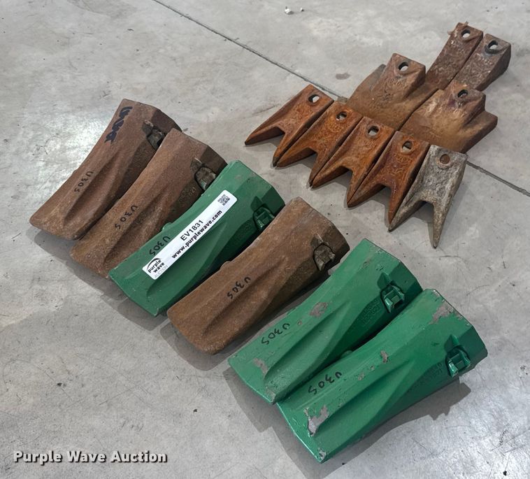 image for item EV1831 Bucket teeth