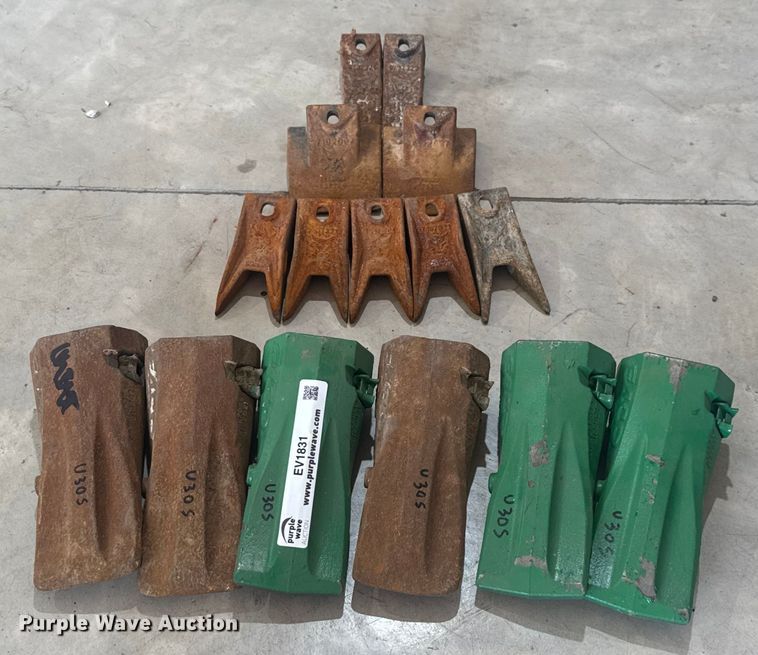 image for item EV1831 Bucket teeth