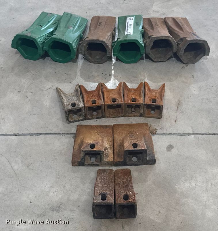 image for item EV1831 Bucket teeth