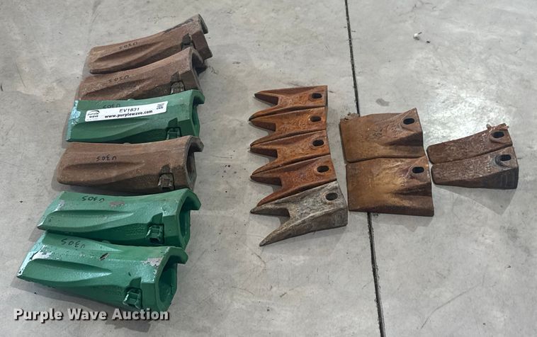 image for item EV1831 Bucket teeth