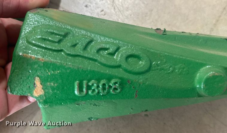 image for item EV1831 Bucket teeth