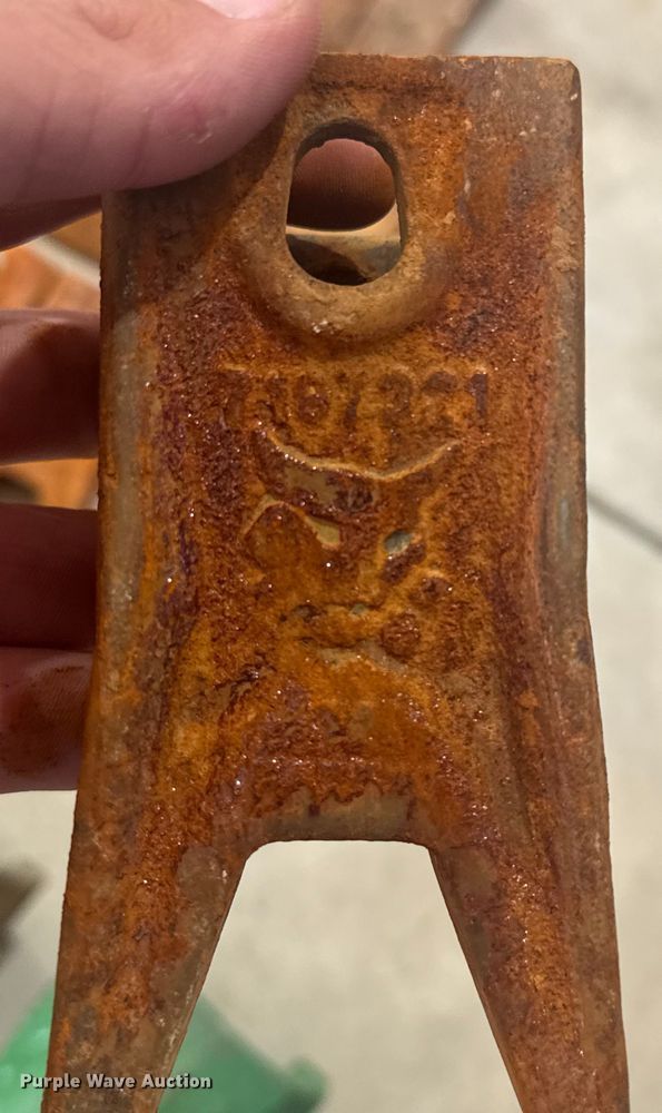 image for item EV1831 Bucket teeth