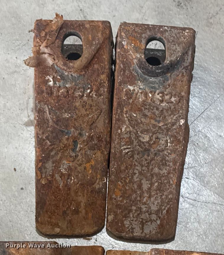 image for item EV1831 Bucket teeth