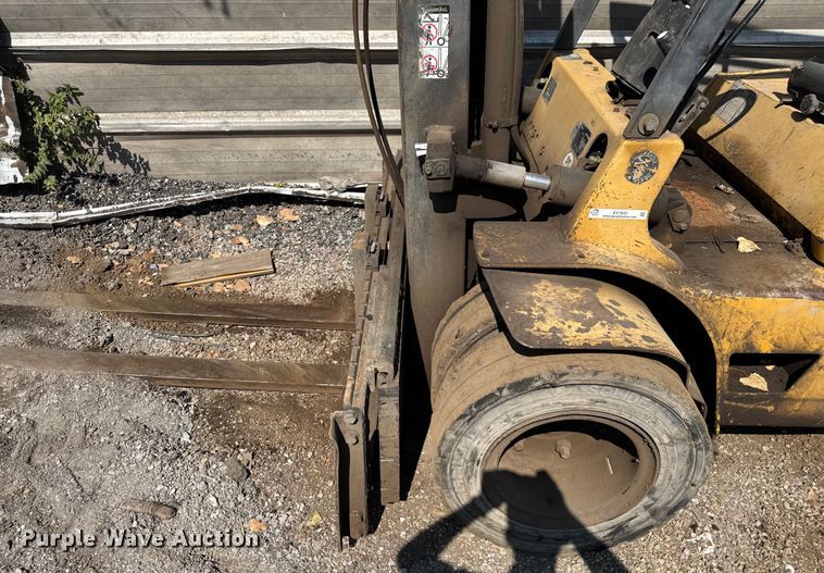 image for item EV1832 Caterpillar GP45 forklift