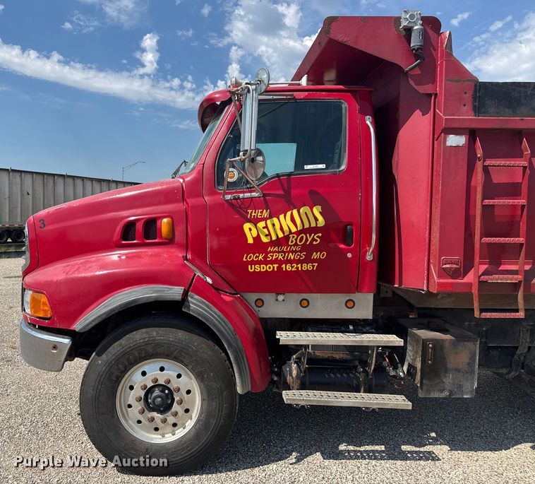 image for item EV1845 2006 Sterling L9500 dump truck