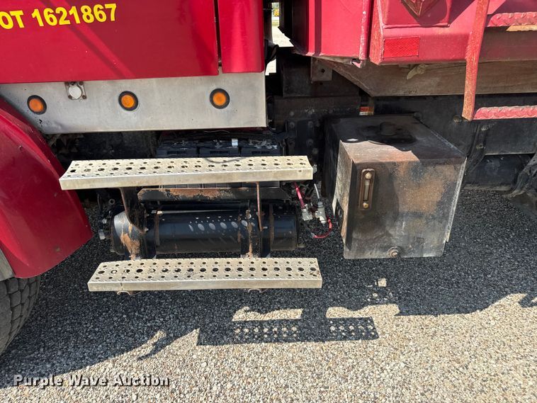 image for item EV1845 2006 Sterling L9500 dump truck