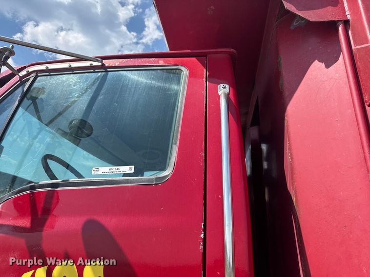 image for item EV1845 2006 Sterling L9500 dump truck