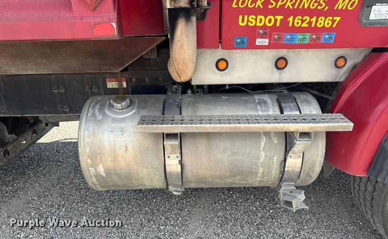 image for item EV1845 2006 Sterling L9500 dump truck