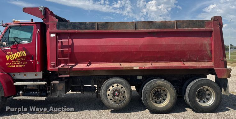 image for item EV1845 2006 Sterling L9500 dump truck