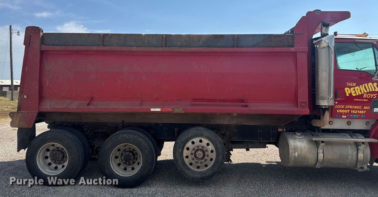 image for item EV1845 2006 Sterling L9500 dump truck