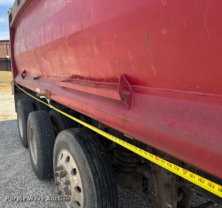 image for item EV1845 2006 Sterling L9500 dump truck