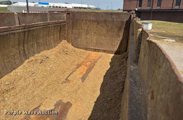 image for item EV1845 2006 Sterling L9500 dump truck