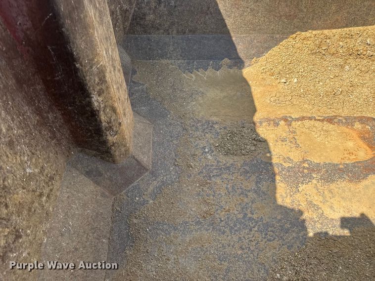 image for item EV1845 2006 Sterling L9500 dump truck