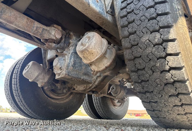 image for item EV1845 2006 Sterling L9500 dump truck