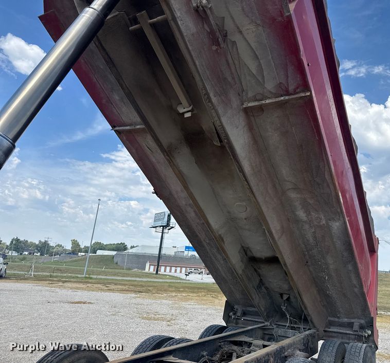 image for item EV1845 2006 Sterling L9500 dump truck