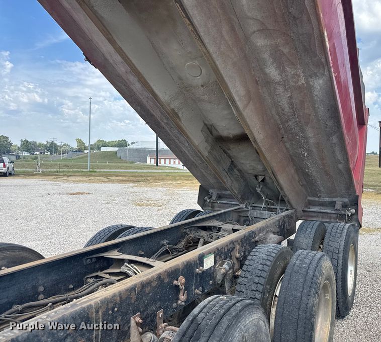 image for item EV1845 2006 Sterling L9500 dump truck