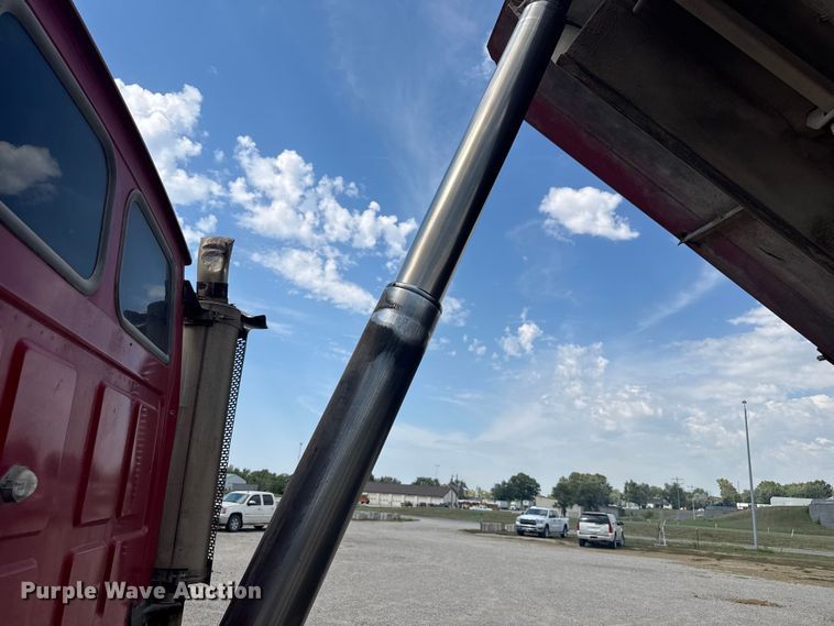 image for item EV1845 2006 Sterling L9500 dump truck