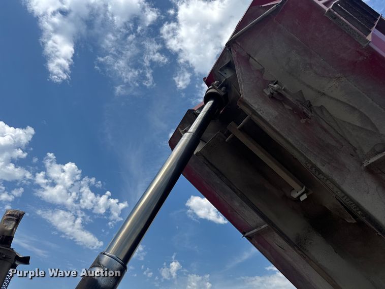 image for item EV1845 2006 Sterling L9500 dump truck