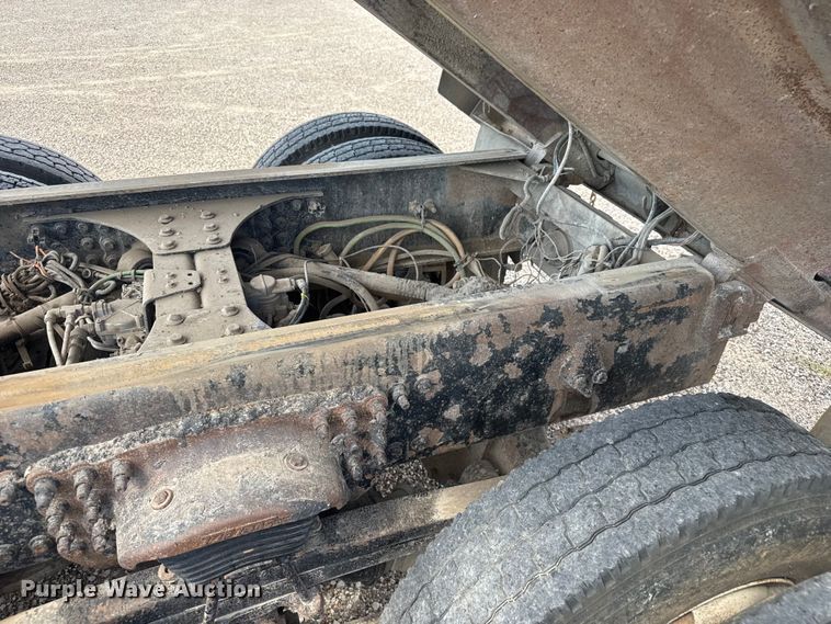 image for item EV1845 2006 Sterling L9500 dump truck