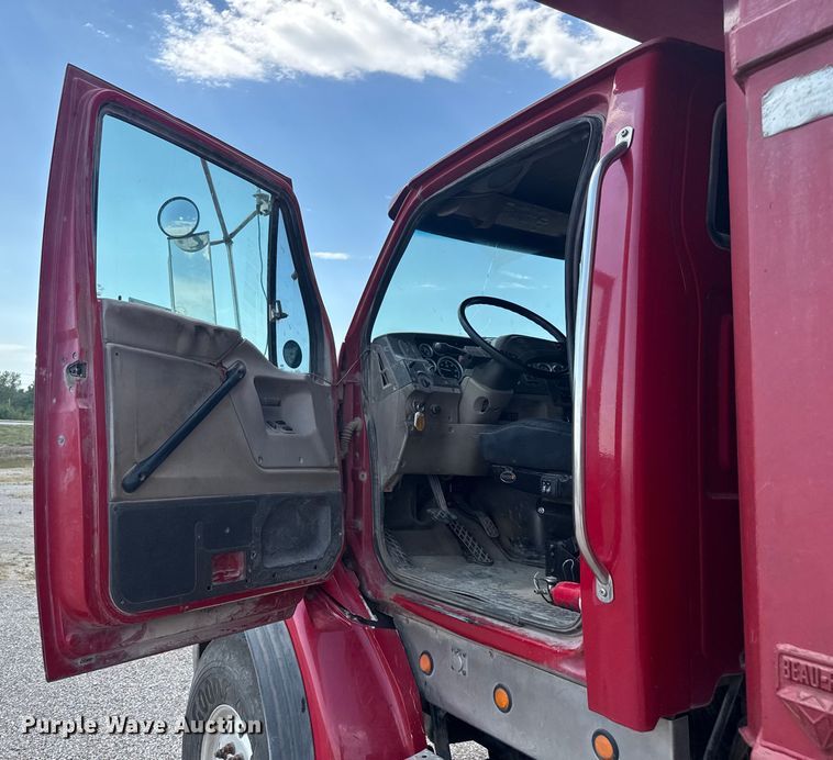 image for item EV1845 2006 Sterling L9500 dump truck