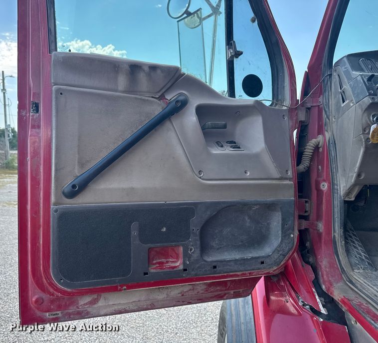 image for item EV1845 2006 Sterling L9500 dump truck