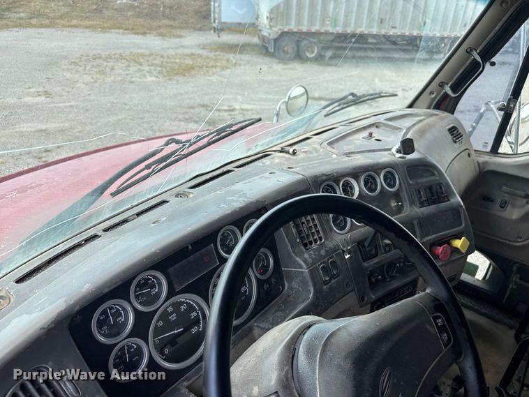 image for item EV1845 2006 Sterling L9500 dump truck