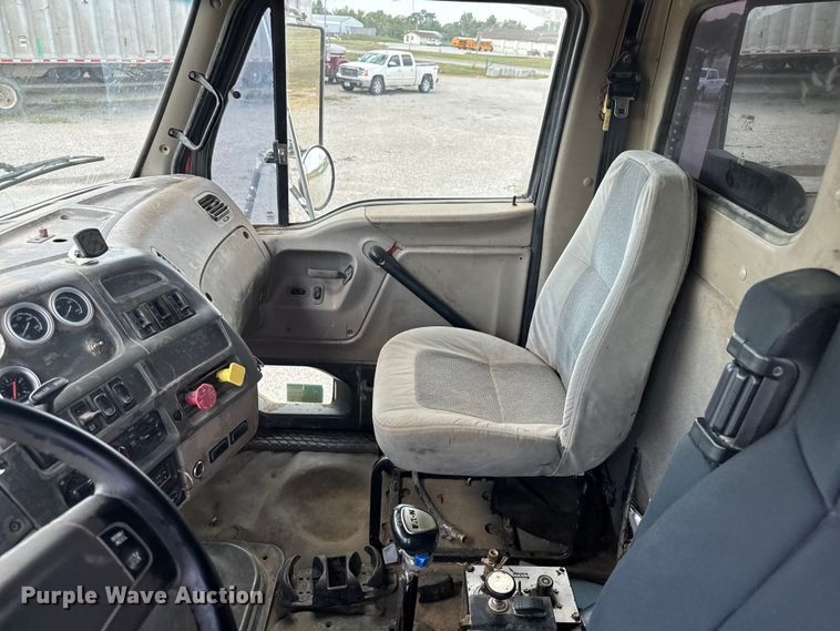 image for item EV1845 2006 Sterling L9500 dump truck