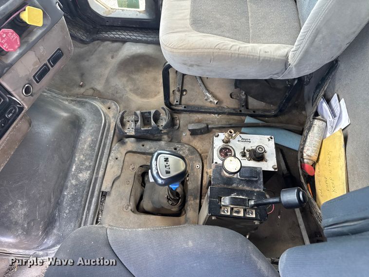 image for item EV1845 2006 Sterling L9500 dump truck