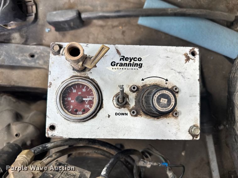 image for item EV1845 2006 Sterling L9500 dump truck