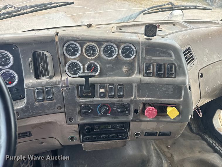 image for item EV1845 2006 Sterling L9500 dump truck