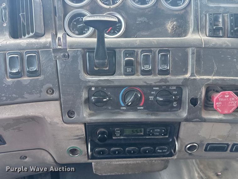 image for item EV1845 2006 Sterling L9500 dump truck