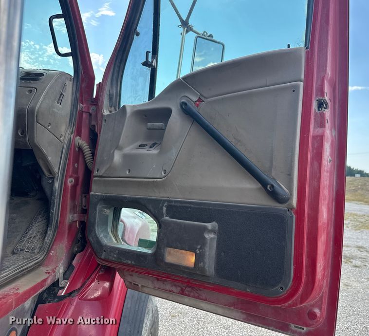 image for item EV1845 2006 Sterling L9500 dump truck