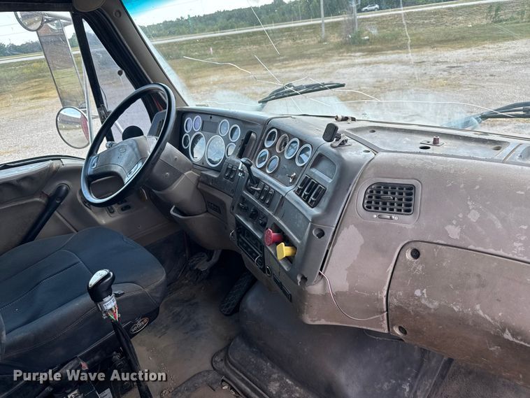 image for item EV1845 2006 Sterling L9500 dump truck